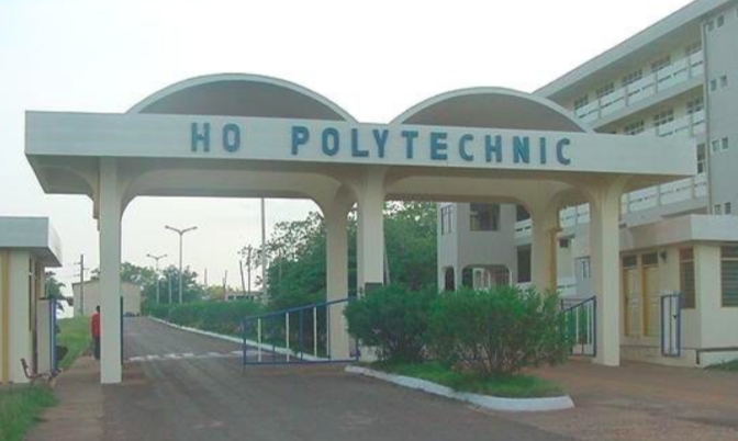 German returns lost backpack containing €16,000, presents