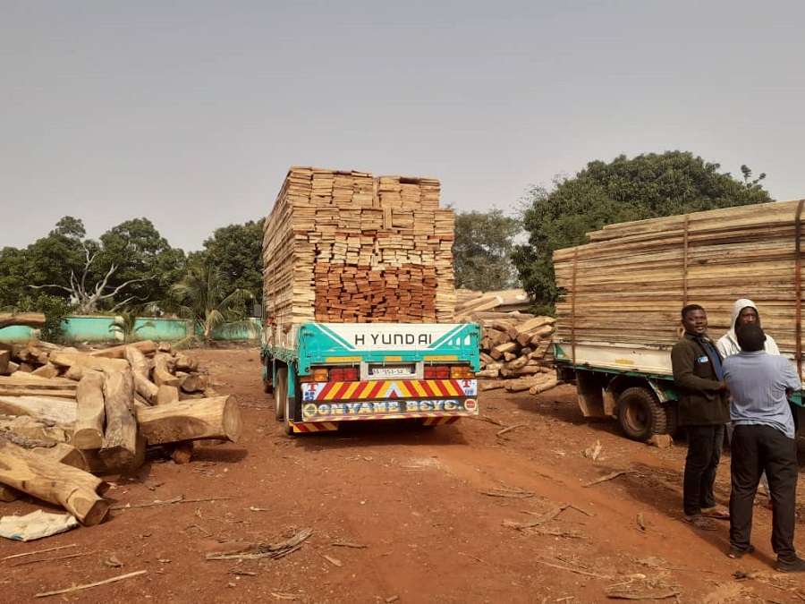 Lands Minister escaped death after truck with ‘stolen lumber’ rammed into his car