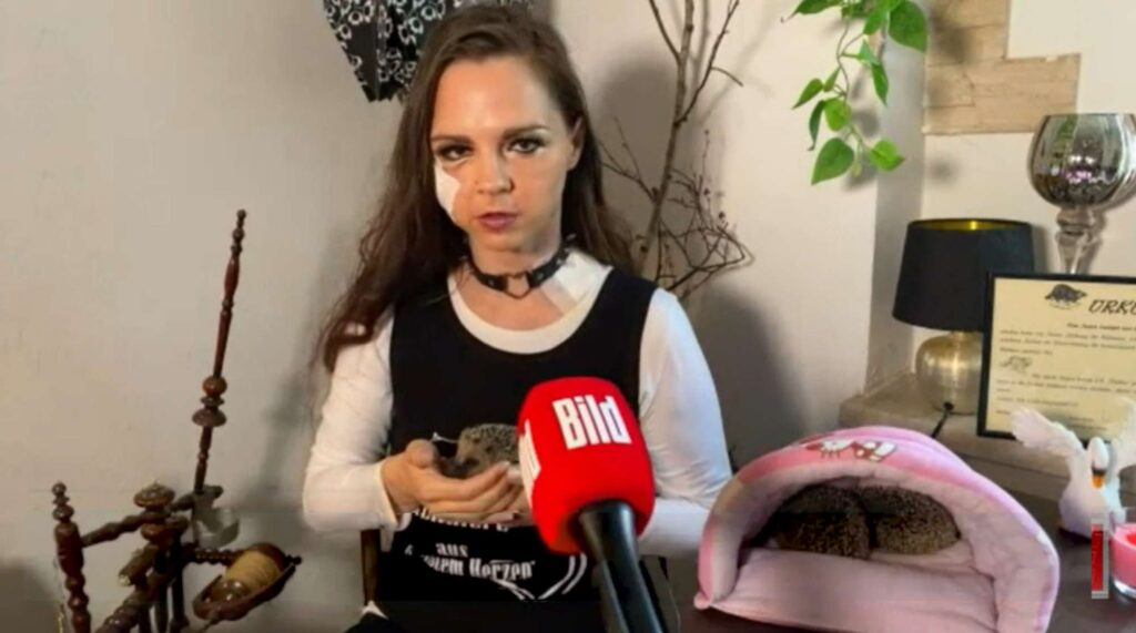 Model disfigured by leopard during erotic photoshoot