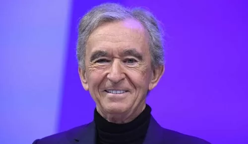 Bernard Arnault overtakes Elon Musk as richest person in the world Bernard Arnault is now the richest man in the world