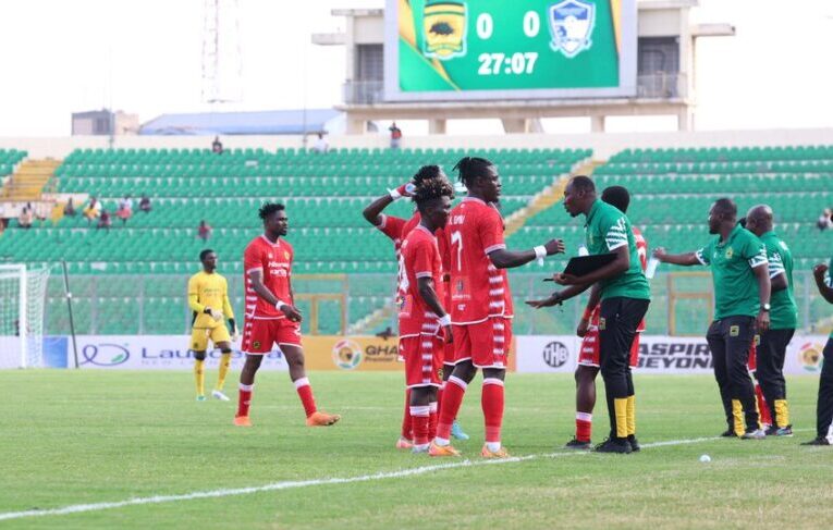 GPL: Asante Kotoko leapfrog Hearts of Oak after 2-1 win over Young Apostles