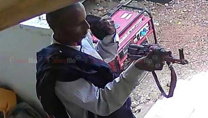 GH¢50,000 reward announced as police hunt Nkaseim robbery suspect Hoyeefi