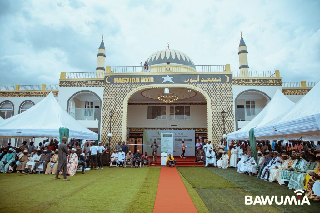 Former Finance Minister Amin Adam hands over Masjid Al-Noor to Muslim community